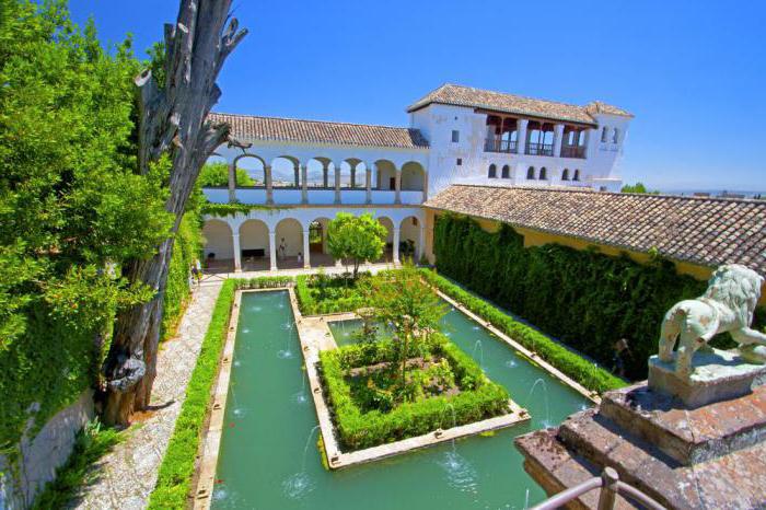 Emirado de Granada foi localizado em que península